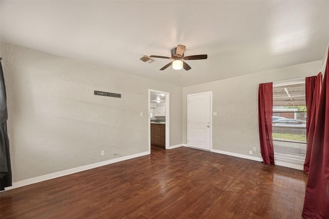5810 Flamingo Drive, Houston, TX 77033