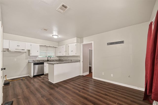 5810 Flamingo Drive, Houston, TX 77033