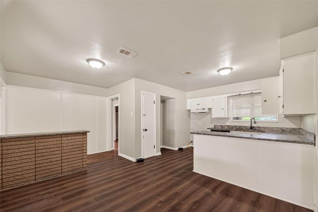 5810 Flamingo Drive, Houston, TX 77033