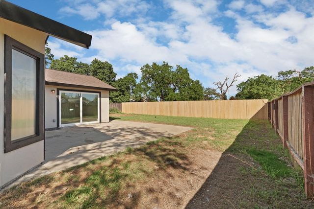 881 Spur Way, Galt, CA 95632