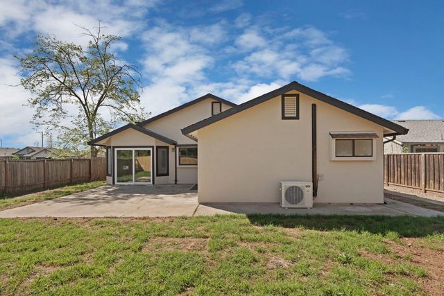 881 Spur Way, Galt, CA 95632