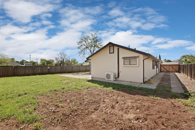 881 Spur Way, Galt, CA 95632