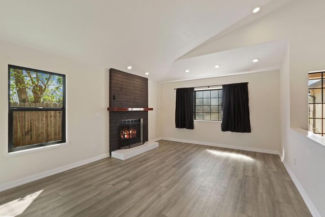 881 Spur Way, Galt, CA 95632