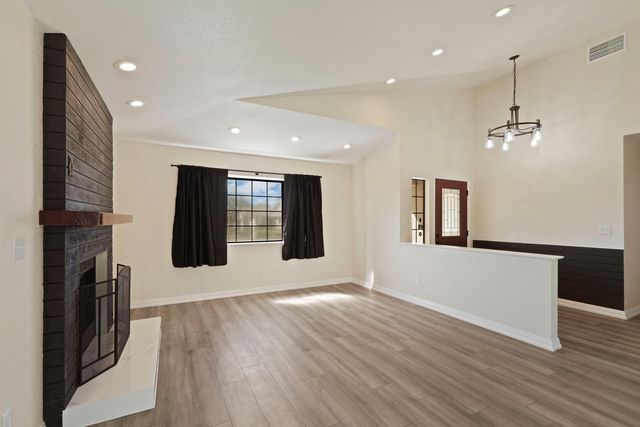 881 Spur Way, Galt, CA 95632