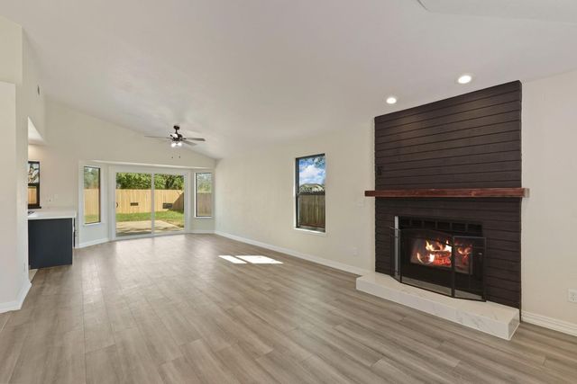 881 Spur Way, Galt, CA 95632