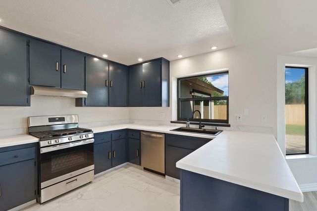 881 Spur Way, Galt, CA 95632