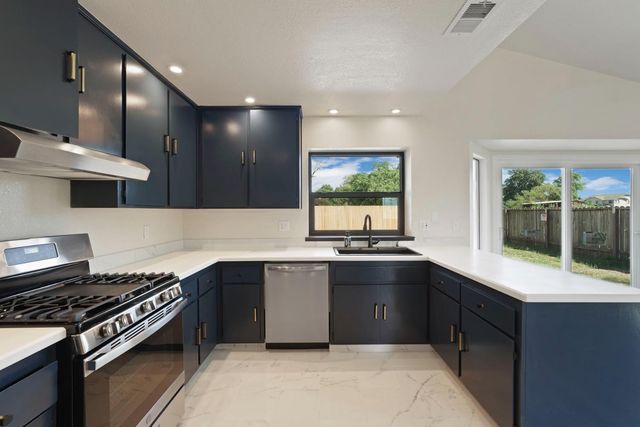 881 Spur Way, Galt, CA 95632