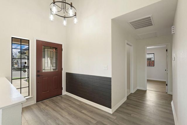 881 Spur Way, Galt, CA 95632