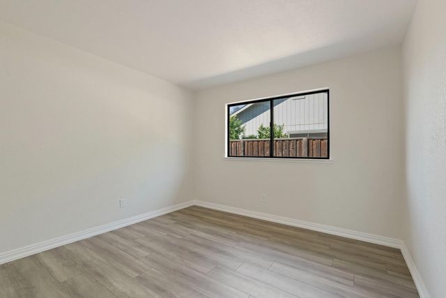 881 Spur Way, Galt, CA 95632