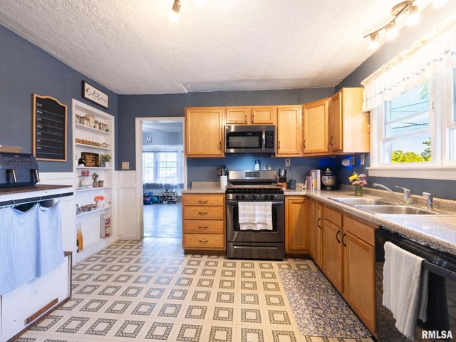 1219 S 18TH Street, Pekin, IL 61554