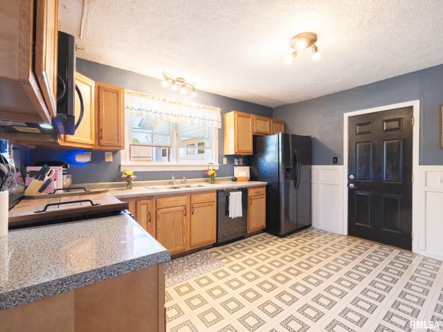 1219 S 18TH Street, Pekin, IL 61554