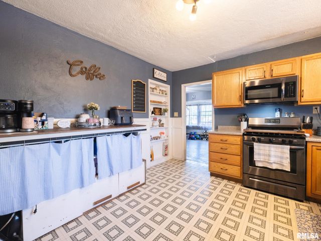 1219 S 18TH Street, Pekin, IL 61554