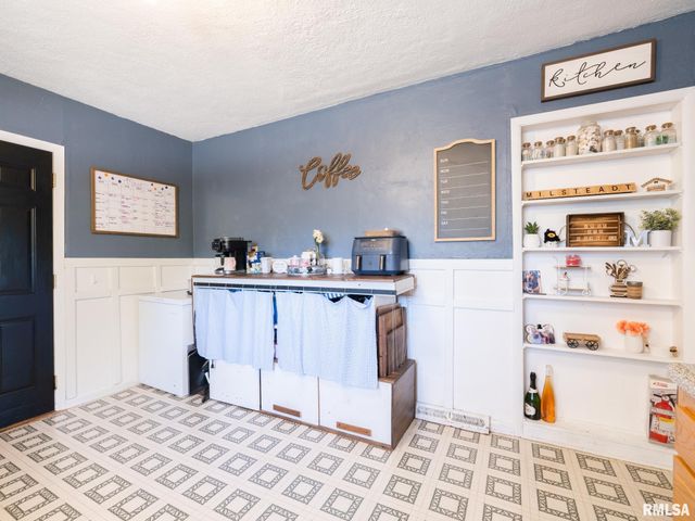 1219 S 18TH Street, Pekin, IL 61554