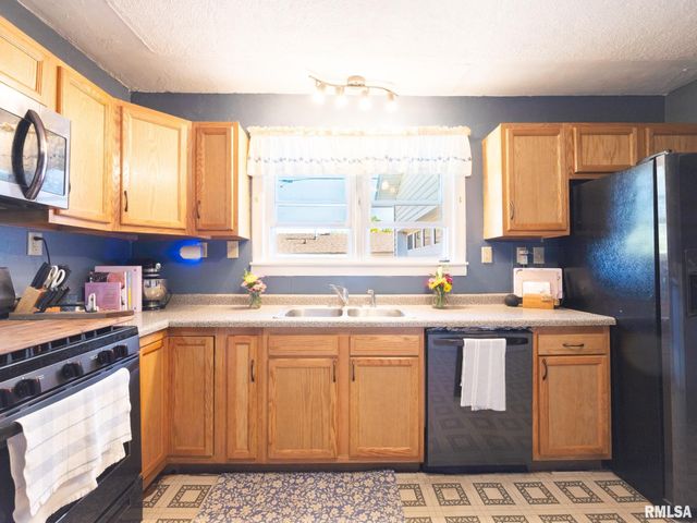1219 S 18TH Street, Pekin, IL 61554