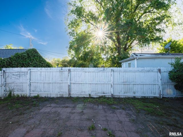 1219 S 18TH Street, Pekin, IL 61554