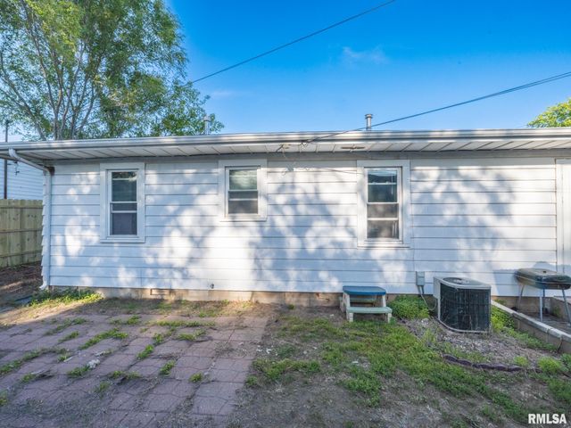 1219 S 18TH Street, Pekin, IL 61554