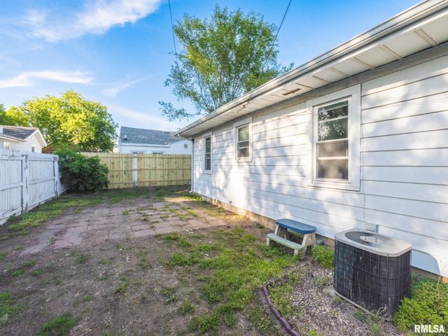 1219 S 18TH Street, Pekin, IL 61554