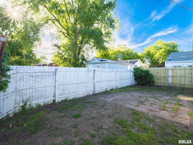 1219 S 18TH Street, Pekin, IL 61554