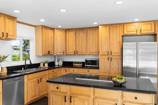 2812 Arcola Ave., San Diego, CA 92117