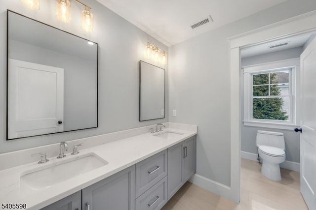 28 North St, Ramsey Boro, NJ 07446