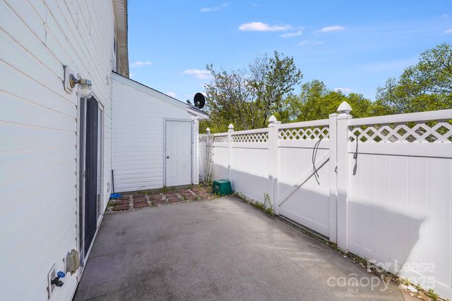 17125 Greenlawn Hills Court, Charlotte, NC 28213