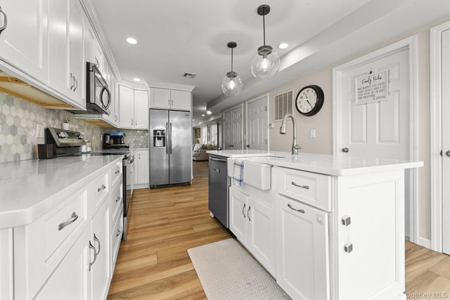 40 W 13th Road, Broad Channel, NY 11693