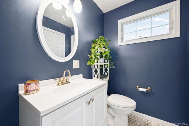 40 W 13th Road, Broad Channel, NY 11693