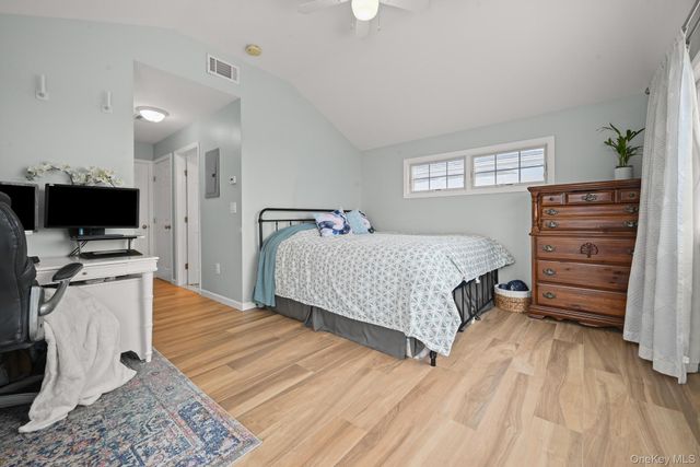 40 W 13th Road, Broad Channel, NY 11693