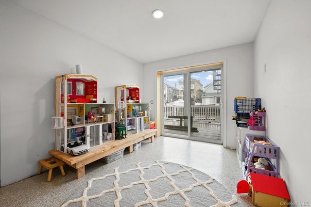 40 W 13th Road, Broad Channel, NY 11693