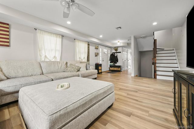 40 W 13th Road, Broad Channel, NY 11693