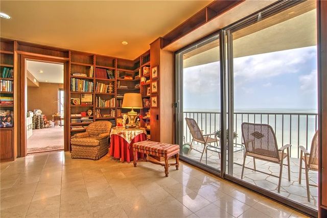 4500 Ocean Dr 9A, Corpus Christi, TX 78412