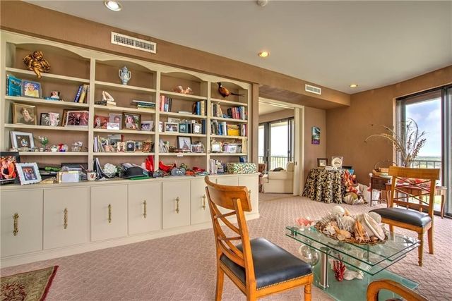 4500 Ocean Dr 9A, Corpus Christi, TX 78412