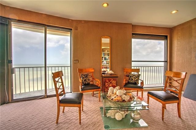 4500 Ocean Dr 9A, Corpus Christi, TX 78412