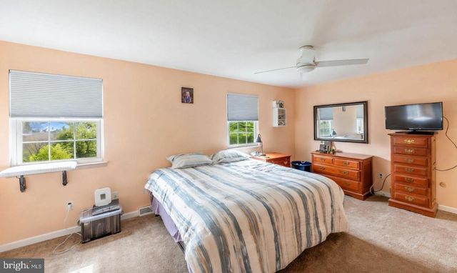 45 IROQUOIS DR, Royersford, PA 19468