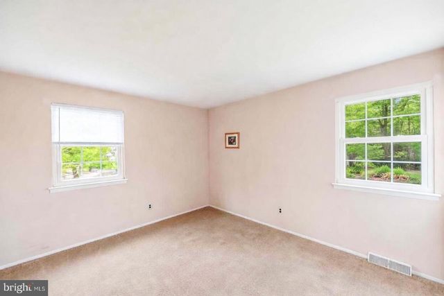 45 IROQUOIS DR, Royersford, PA 19468