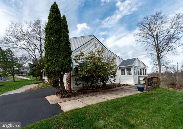 45 IROQUOIS DR, Royersford, PA 19468