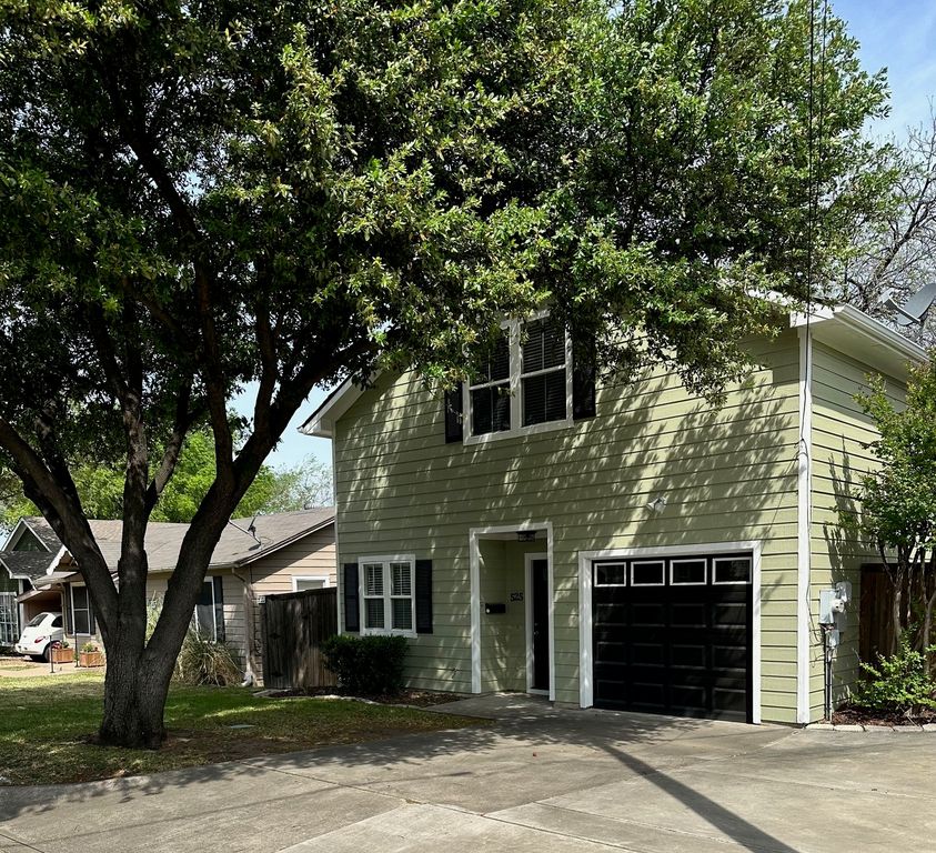 525 Estill Street, Grapevine, TX 76051