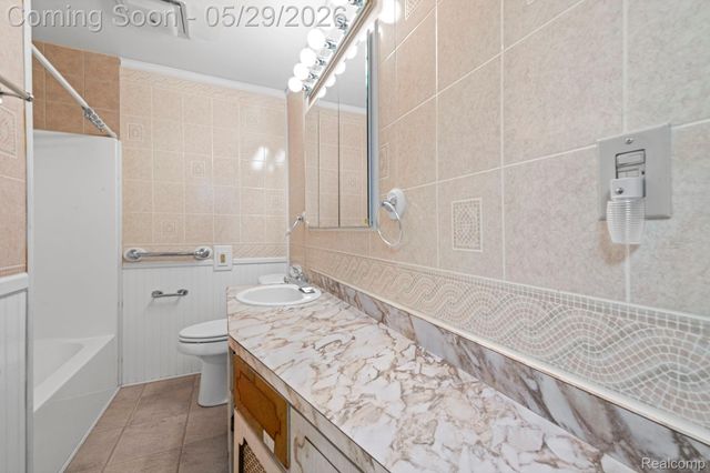 12435 Agnes Street, Southgate, MI 48195