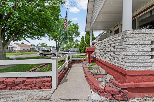 12435 Agnes Street, Southgate, MI 48195