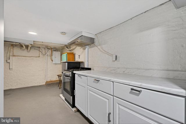 2926 E FAYETTE ST, Baltimore, MD 21224