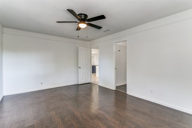 933 Charleston Court, Bedford, TX 76022