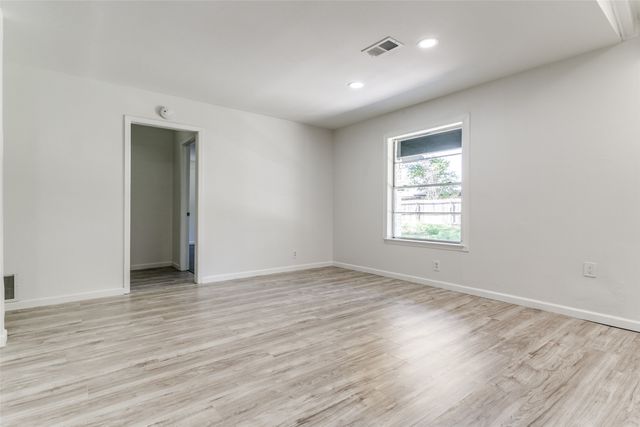 933 Charleston Court, Bedford, TX 76022