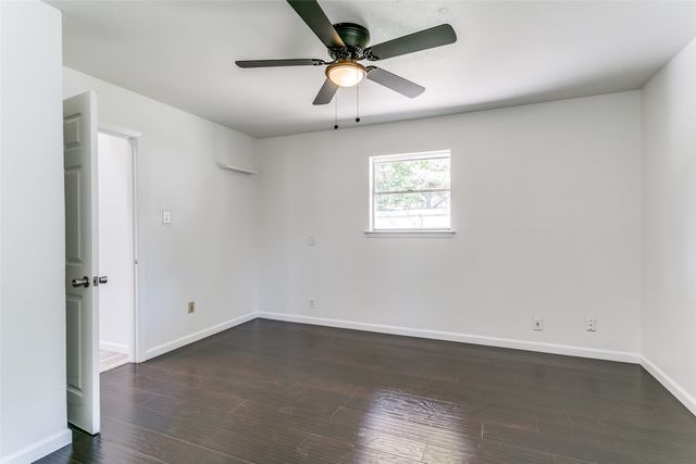 933 Charleston Court, Bedford, TX 76022