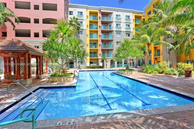 6001 SW 70th St 429, South Miami, FL 33143