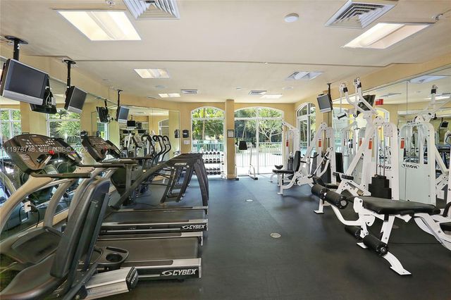 6001 SW 70th St 429, South Miami, FL 33143