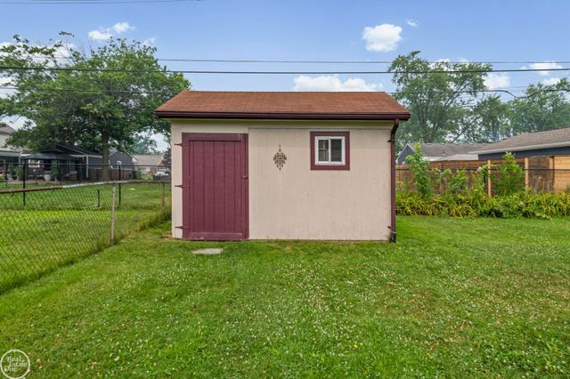 28203 Florence Street, Saint Clair Shores, MI 48081