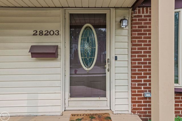 28203 Florence Street, Saint Clair Shores, MI 48081