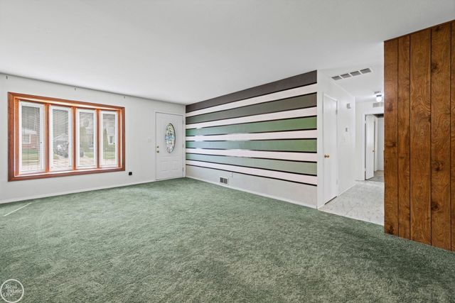 28203 Florence Street, Saint Clair Shores, MI 48081