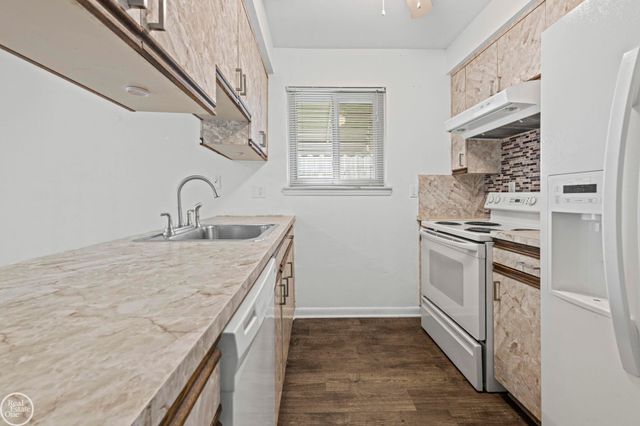 28203 Florence Street, Saint Clair Shores, MI 48081