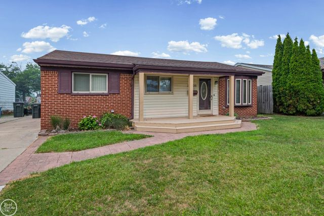 28203 Florence Street, Saint Clair Shores, MI 48081